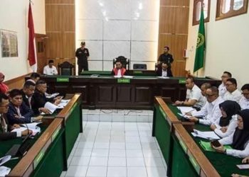 Hakim tunggal, Eman Sulaeman, memimpin sidang gugatan praperadilan Pegi Setiawan di Pengadilan Negeri (PN) Bandung, Senin (01/07/2024).(Foto:Istimewa).