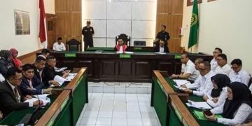 Hakim tunggal, Eman Sulaeman, memimpin sidang gugatan praperadilan Pegi Setiawan di Pengadilan Negeri (PN) Bandung, Senin (01/07/2024).(Foto:Istimewa).