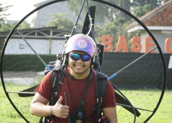 Atlet paramotor Jabar