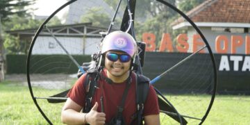 Atlet paramotor Jabar