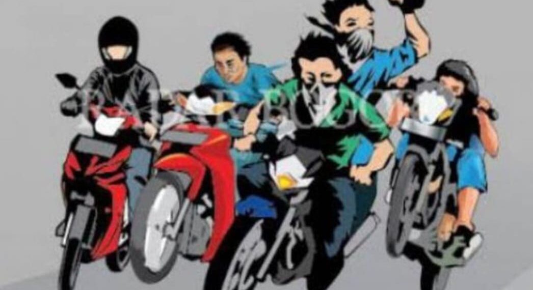 Ilustrasi gerombolan bersepeda motor bawa senjata tajam.(Foto:Istimewa).