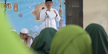 Peringatan tahun ini mengusung tema "Akur, Makmur, Ngawangun Kuningan." Penjabat Bupati Kuningan, Raden Iip Hidajat, dalam sambutannya menjelaskan bahwa tema ini mengandung makna saling bahu membahu dalam membangun Kabupaten Kuningan.(FOTO: Humas Pemkab Kuningan)