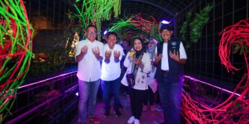 Pemerintah Kota Bandung resmi meluncurkan destinasi wisata terbaru di kawasan Braga, yaitu Selasar Menyala dan Jembatan Menyala. (FOTO: Humas Pemkot Bandung)