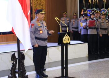 Kapolri Jenderal Listyo Sigit Prabowo memimpin upacara kenaikan pangkat 16 Pati dan Pamen Polri setingkat lebih tinggi di Ruang Rapat Utama, Mabes Polri, Jakarta Selatan, Kamis (15/08/2024).(Foto:Istimewa).