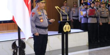 Kapolri Jenderal Listyo Sigit Prabowo memimpin upacara kenaikan pangkat 16 Pati dan Pamen Polri setingkat lebih tinggi di Ruang Rapat Utama, Mabes Polri, Jakarta Selatan, Kamis (15/08/2024).(Foto:Istimewa).