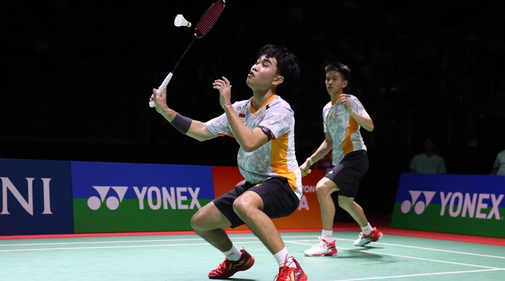 Pasangan ganda putra Raymond Indra dan Patra Harapan Rindorindo berhasil melangkah ke babak final turnamen bulu tangkis WONDR by BNI Indonesia International Challenge 2024 yang digelar di GOR Remaja Pekanbaru, Riau.