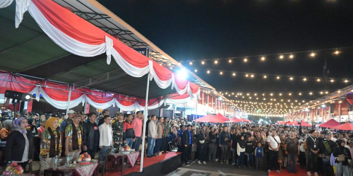 Pemerintah Daerah Kabupaten Kuningan melalui Dinas Pemuda, Olahraga, dan Pariwisata (Disporapar) secara resmi meluncurkan Kuningan Night Festival (Car Free Night).