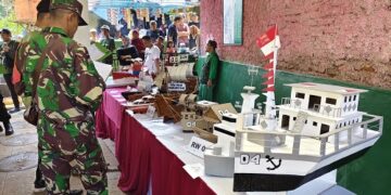 Lomba balap perahu mewarnai peringatan HUT ke-79 Republik Indonesia di Sungai Cipeles, Kelurahan Talun Kecamatan Sumedang Utara 11 Agustus 2024.(FOTO: Humas Pemkab Sumedang)