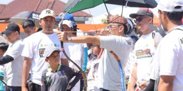 Sebanyak 153 atlet turut serta dalam Festival Panahan Tradisional yang diselenggarakan oleh Federasi Seni Panahan Tradisional Indonesia (FESPATI) Pengcab Kuningan bekerja sama dengan Komite Olahraga Rekreasi Masyarakat Indonesia (KORMI) Kabupaten Kuningan.(FOTO: Humas Pemkab Kuningan)