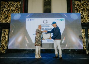 Penyerahan penghargaan untuk bank bjb di acara Indonesia Marketing Festival 2024.(FOTO: Istimewa)