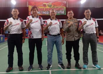 Pusat Kesenjataan Kavaleri (Pussenkav) menggelar Kejuaraan Bulutangkis Terbuka Kelompok Umur Piala Danpussenkav yang berlangsung dari 19 hingga 25 Agustus 2024 di GOR TriDaya Cakti Pussenkav, Jalan Cikuray, Kota Bandung. Acara ini mengangkat tema HUT RI ke-79.(FOTO: KONI Jabar)