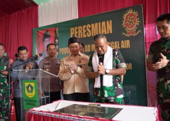 Pj. Bupati Bogor Apresiasi Program Titik Air Bersih dari Panglima Kostrad di Desa Singajaya.(FOTO: Humas Pemkab Bogor)