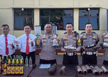 Polres Cianjur gelar konferensi pers untuk memaparkan hasil kegiatan rutin yang ditingkatkan (KRYD) yang dilaksanakan dari tanggal 19 hingga 25 Agustus 2024 di Lapangan Apel Mapolres Cianjur, Senin (26/08/2024).