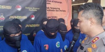 Tersangka jaringan narkoba jenis sabu diedarkan via medsos ditangkap Satresnarkoba Polres Cimahi.(Foto:Istimewa).