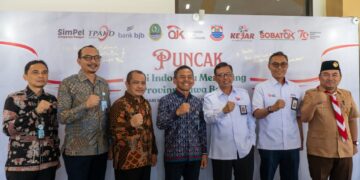 Dalam acara puncak Hari Indonesia Menabung yang digelar pada 15 Agustus 2024 di Cimahi Techno Park, Otoritas Jasa Keuangan (OJK) Jawa Barat bersama Pemerintah Provinsi Jawa Barat, berkolaborasi dengan bank bjb, menyelenggarakan kegiatan yang bertujuan untuk menumbuhkan budaya menabung di kalangan pelajar sejak dini.