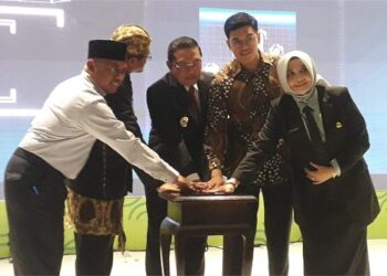 Peluncuran nama baru RSUD Sumedang sebagai RSUD Umar Wirahadikusumah berlangsung meriah di Ballroom Gedung Asia Plaza Sumedang pada Rabu (7/8/2024).(FOTO: Humas Pemkab Sumedang)