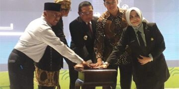 Peluncuran nama baru RSUD Sumedang sebagai RSUD Umar Wirahadikusumah berlangsung meriah di Ballroom Gedung Asia Plaza Sumedang pada Rabu (7/8/2024).(FOTO: Humas Pemkab Sumedang)