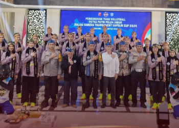 Menjelang kompetisi Kapolri Cup 2024, Kapolda Jawa Barat (Jabar) Irjen Pol Akhmad Wiyagus secara resmi mengukuhkan tim putra dan putri bola voli indoor Polda Jabar pada Selasa, 20 Agustus 2024. Pengukuhan tersebut melibatkan 16 atlet putra dan 17 atlet putri, serta 8 ofisial tim.