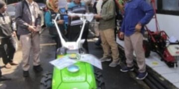 Bantuan alat pertanian