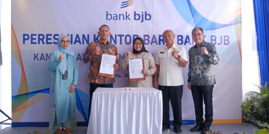 Pembukaan Kantor Cabang Pembantu (KCP) UNJAYA merupakan upaya bank bjb meningkatkan kinerja operasionalnya serta memberikan kemudahan dan kenyamanan lebih kepada nasabah. Kantor baru ini terletak di Jl. Ringroad Barat No. 54, Gamping Kidul, Sleman, Yogyakarta, yang merupakan lokasi strategis dan mudah diakses.