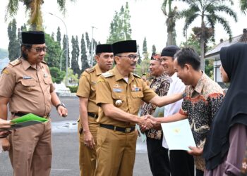 1.400 Sertifikat Hak Atas Tanah Diserahkan untuk UMKM dan Pembudidaya Ikan di Kuningan