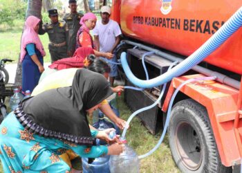 Bantuan air bersih di Kabupaten Bekasi.(FOTO: Humas Pemkab Bekasi)