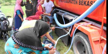 Bantuan air bersih di Kabupaten Bekasi.(FOTO: Humas Pemkab Bekasi)