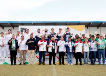 Podium medali sepak bola wanita PON 2024.