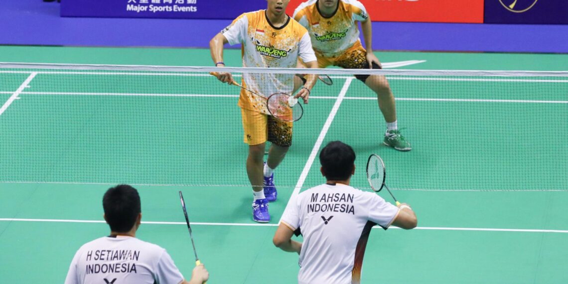 Pasangan Sabar Karyaman Gutama/Moh Reza Pahlevi Isfahani berhasil mengalahkan Mohammad Ahsan/Hendra Setiawan dengan skor 21-14, 21-15.(FOTO: Humas PBSI)