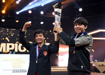 Indonesia sukses meraih gelar juara di FIFAe World Cup featuring Football Manager 2024 pada Minggu (1/9) di Liverpool, Inggris. Tim yang diwakili oleh Ichsan Taufiq (manajer) dan Budi Muhamad Manar Hidayat (asisten manajer) tampil impresif dengan mengalahkan Jerman lewat agregat 8-2.