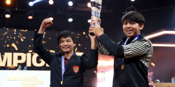 Indonesia sukses meraih gelar juara di FIFAe World Cup featuring Football Manager 2024 pada Minggu (1/9) di Liverpool, Inggris. Tim yang diwakili oleh Ichsan Taufiq (manajer) dan Budi Muhamad Manar Hidayat (asisten manajer) tampil impresif dengan mengalahkan Jerman lewat agregat 8-2.