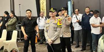 Kapolres Garut AKBP Mochamad Fajar Gemilang memimpin langsung pengamanan Rapat Pleno Terbuka Pengundian Nomor Urut Pasangan Calon Bupati dan Wakil Bupati Garut serta Deklarasi Damai Pemilu Tahun 2024 yang berlangsung di Hotel Santika Garut pada Senin (23/9/2024).