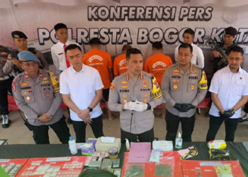 Kapolresta Bogor Kota Polda Jabar, Kombes Bismo Teguh Prakoso, gelar konferensi pers yang berlangsung di Mako Polresta Bogor Kota, Jl. Kapten Muslihat, Selasa (17/9/2024).