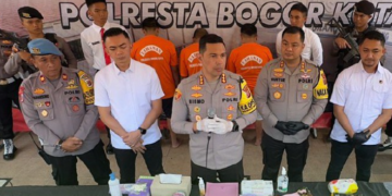 Kapolresta Bogor Kota Polda Jabar, Kombes Bismo Teguh Prakoso, gelar konferensi pers yang berlangsung di Mako Polresta Bogor Kota, Jl. Kapten Muslihat, Selasa (17/9/2024).