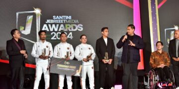 Menteri Pemuda dan Olahraga Republik Indonesia (Menpora RI) Dito Ariotedjo memberikan apresiasi terhadap pelaksanaan Santini JebreeetMedia Awards 2024. Ajang ini sebagai bentuk penghargaan kepada insan olahraga di Tanah Air.(foto:andre/kemenpora.go.id)