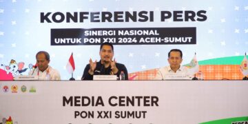 Menteri Pemuda dan Olahraga Republik Indonesia (Menpora RI) Dito Ariotedjo, merespon dengan cepat berbagai isu yang beredar di media sosial terkait beberapa venue pertandingan yang belum selesai pengerjaan serta dugaan kualitas makanan atlet yang dianggap tidak memadai. Menpora Ingin pelaksanaan PON perdana di dua provinsi ini berjalan sukses dan transparan.(foto:herry/kemenpora.go.id)