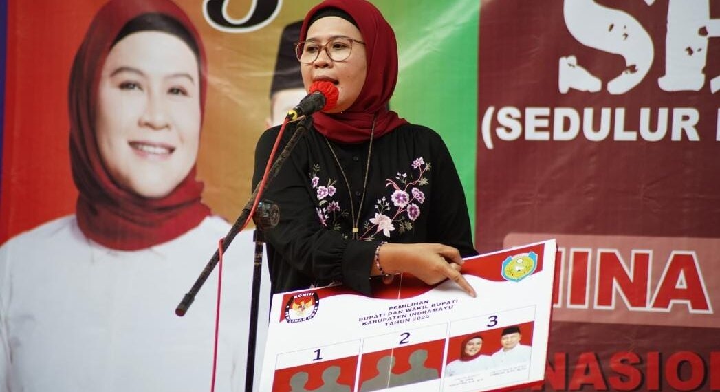Cabup Indramayu Nina Agustina menggelar kampanye perdana di dekapan titik. (Dok. Istimewa)