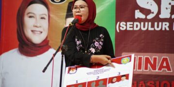 Cabup Indramayu Nina Agustina menggelar kampanye perdana di dekapan titik. (Dok. Istimewa)