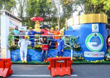 Pawai Kendaraan Hias