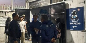 TKP penembakan pemilik 'Warkop Veteran', Musyafa Akbar Faisal (35), di Jln. Sriwidari, Kota Sukabumi.(Foto:Istimewa).