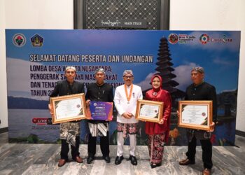 Kabupaten Kuningan menerima penghargaan yang diserahkan pada Malam Apresiasi Lomba Desa Wisata Nusantara, Penggerak Swadaya Masyarakat, dan Tenaga Pendamping Profesional Tahun 2024, yang berlangsung di Renaissance Bali Nusa Dua Resort, Badung, pada Sabtu, 28 September 2024.