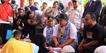 Pj Bupati Bekasi Dedy Supriyadi menghadiri kegiatan Berkolaborasi Terus Melayani ( Botram) yang diselenggarakan oleh Disdukcapil Kabupaten Bekasi yang digelar di Halaman Kantor Kecamatan Cikarang Utara, pada Sabtu (7/9/2024). Foto : Andre M Jafar/Newsroom Diskominfosantik.