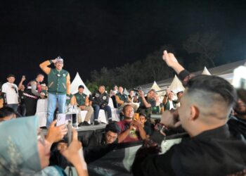Ribuan warga tumpah ruah padati Open Space Galery Linggarjati untuk menyaksikan acara penutupan Kuningan Fair 2024. Yang secara resmi ditutup Penjabat Bupati Kuningan Iip Hidajat