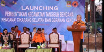 Pemkab Bekasi melalui Badan Penanggulangan Bencana Daerah (BPBD) Kabupaten Bekasi, Melaunching Kecamatan Tangguh Bencana (Kencana) dan Gerakan 23 wilayah Kencana. Bertempat di Halaman Kantor Kecamatan Cikarang Selatan. Pada Kamis, (18/09/2024). FOTO : ENDAR RAZIQ B / Newsroom DISKOMINFOSANTIK.