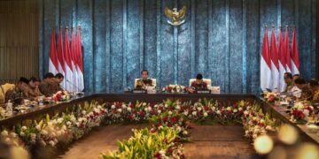 Presiden Joko Widodo (Jokowi) dan Wakil Presiden Ma’ruf Amin memimpin Sidang Kabinet Paripurna terakhir dari Kabinet Indonesia Maju di Istana Garuda, Ibu Kota Nusantara (IKN), Provinsi Kalimantan Timur, pada Jumat, 13 September 2024.