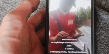 Pelaku penipuan berkedok sales di toko grosir milik Erni Kustini (50), di Jalan Seskoau, Lembang, KBB.(Foto:Istimewa).