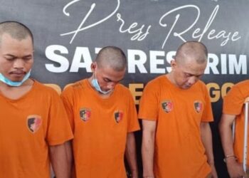 Para tersangka pelaku perampokan sadis satu keluarga di Kampung Cimayangsari, Desa Cimayang, Kecamatan Pamijahan, Kabupaten Bogor, berhasil diringkus polisi.(Foto:Istimewa).