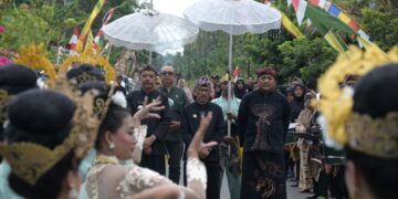 Tradisi Hajat Bumi di Desa Dukuhmaja Kecamatan Luragung Kabupaten Kuningan.