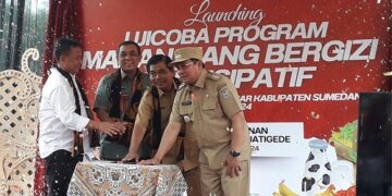 Uji coba makan siang bergizi .(FOTO: Humas Pemkab Sumedang)