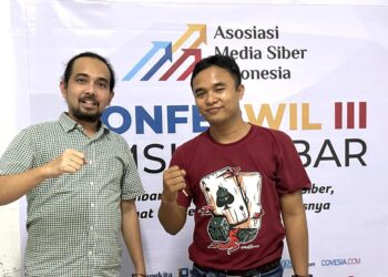 Pasangan pimpinan media di Sumatera Barat CEO Langgam.id Andri El Faruqi dan Pemimpin Redaksi Klikpositif.com Andika D Khagen terpilih secara aklamasi menjadi ketua dan sekretaris Asosiasi Media Siber Indonesia (AMSI) wilayah Sumbar periode 2024-2028.